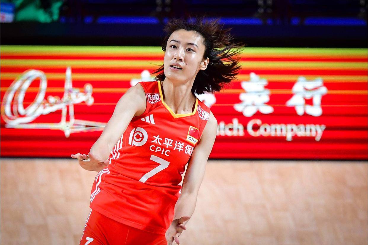 国米压哨绝杀中国女排，全场沸腾！经典一战再现传奇